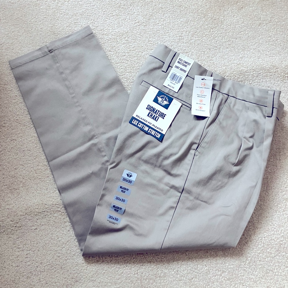 Dockers Signature Khaki Relaxed Fit 30 x 30 - NWT